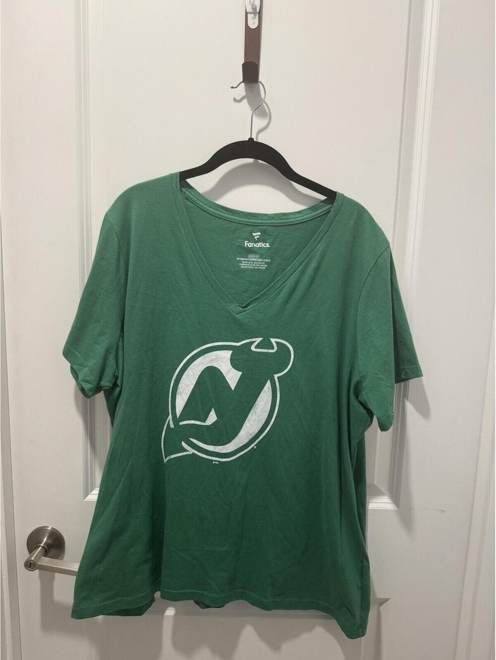 Fanatics NJ Devils Tee Women’s NHL Hockey 2X NWT GREEN